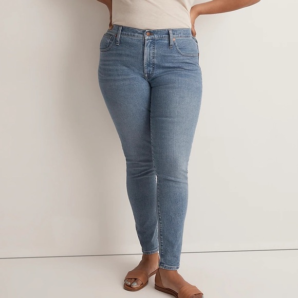 Madewell Denim - NWT Madewell 9" Mid-Rise Skinny Jeans in Cloverdale Wash | Sz 31